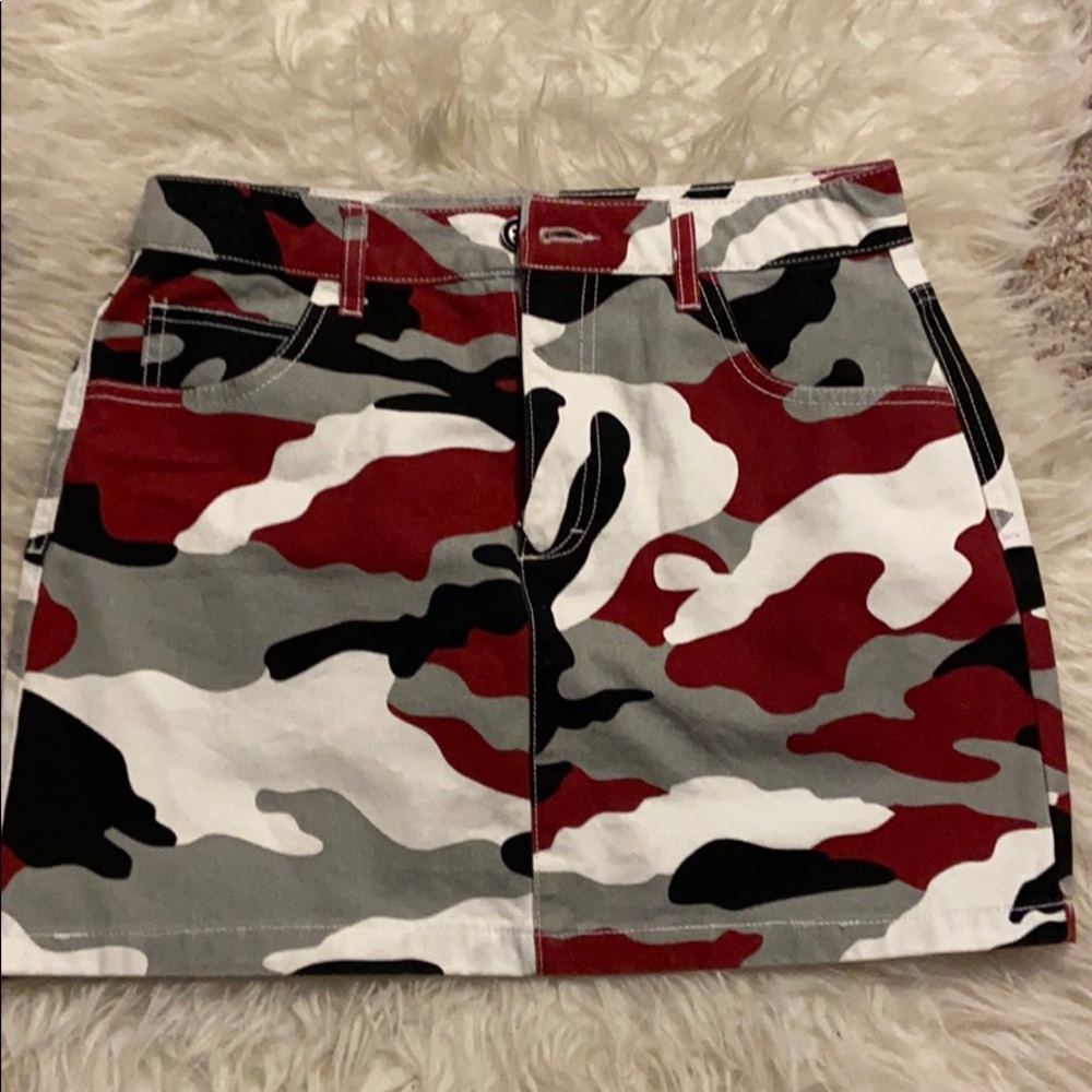 Camo mini skirt